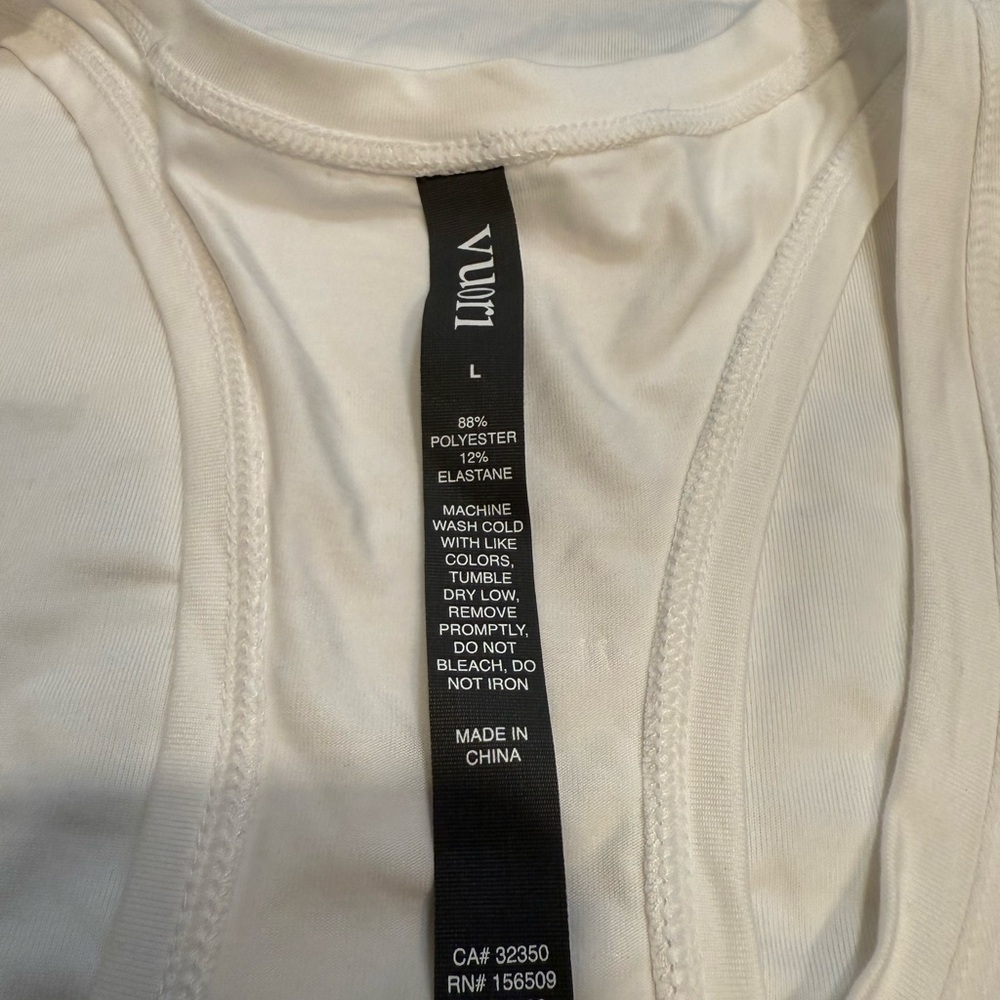 Vuori lux performance Tank Top - Picture 4 of 4